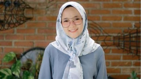 gaya hijab nissa sabyan  nge hits lewat gambus kekinian