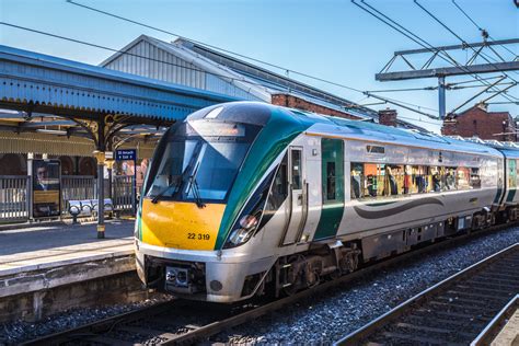 irish rail extends  passenger contract  saas mode railway news
