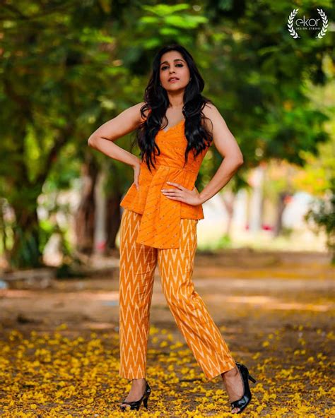 Rashmi Gautam Recent Hd Photoshoot Stills In Yellow Dress