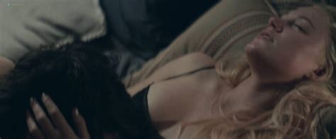 Nude Video Celebs Jennifer Garner Sexy Maika Monroe Sexy The