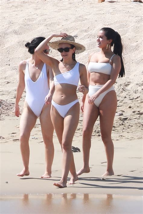Selena Gomez At A Beach With Her Friends 11 02 2019