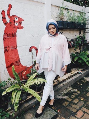 foto inspirasi hijab dari 6 selebriti indonesia yang sedang hamil