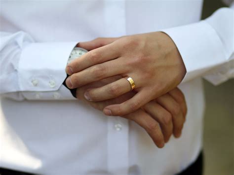 men shouldnt wear rings business insider
