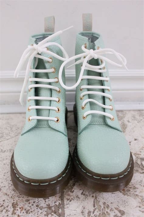 mint  martins fashion    pull    point pinterest shoes  martens