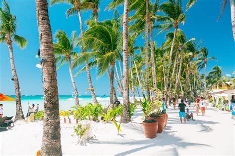 Two Tourists Caught Having Sex In Public At Boracay The