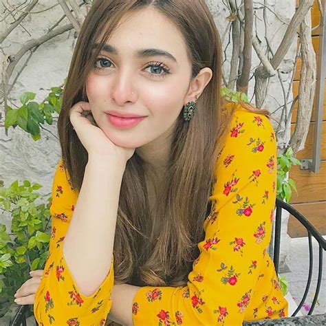 Pin By 👑noor On Pakistani Celebrities Beauty Full Girl