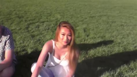 Luo Dong Women Massage Full Body In A Public Park Youtube