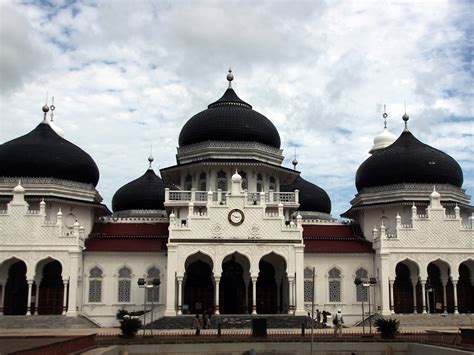 masjid raya baiturrahman kebanggaan aceh  melintas sejarah