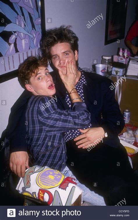 Pin By Ari On B O Y S With Images Corey Haim Handsome