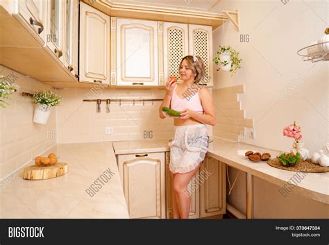 Sexy Blonde Housewife Image And Photo Free Trial Bigstock