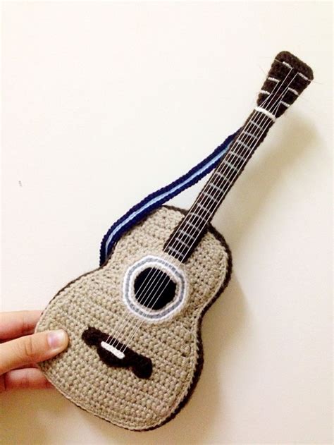 amigurumi guitar  design croche bonito carrinhos de croche