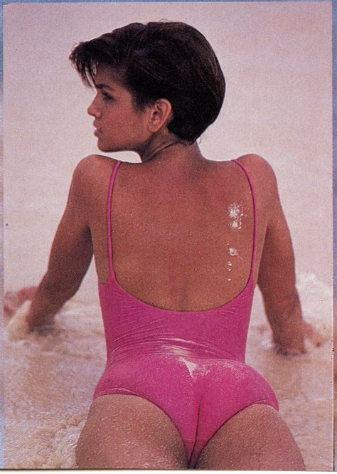 cindy crawford swimsuit pic