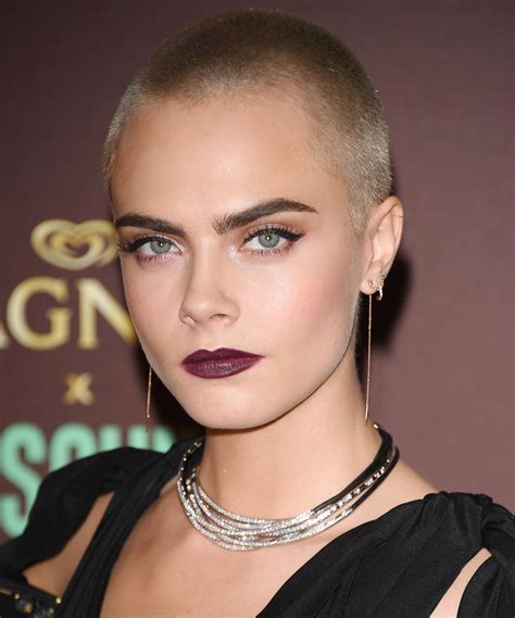 short celebrity haircuts    delevingne hair