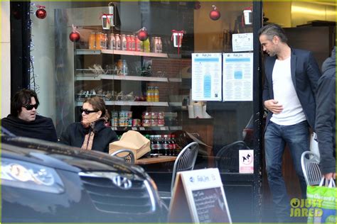 colin farrell lunch with mom and brother eamon photo 2612936 colin farrell pictures just jared