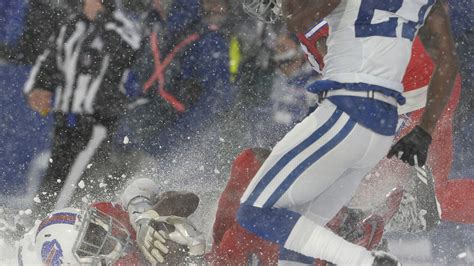 Bills Frolic In The Snow After 13 7 Ot Win Against Colts