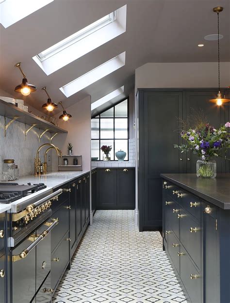 amazing kitchen design  touches  gold decoholic