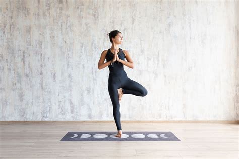 yoga workouts  beginners  improve balance yoga practice