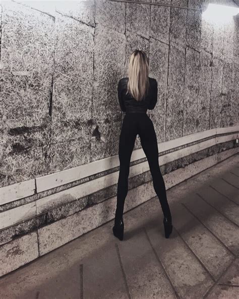 swedish model ia Östergren shows off her 40 inch legs