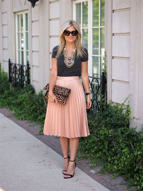 wear   pleated skirt  fashiongumcom