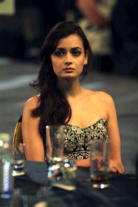celebraity s hot and sexy images dia mirza bollywood actress latest photos in overdrive awards 2011