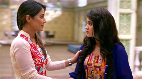 Shivangi Joshi Is A Beautiful Girl Hina Khan Blasts Haters Comparing