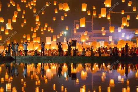sky lanterns  yi peng festival stock editorial photo  mazzzur