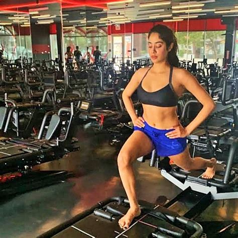 Photo Story Of The Day Jhanvi Kapoor Shows Off Her