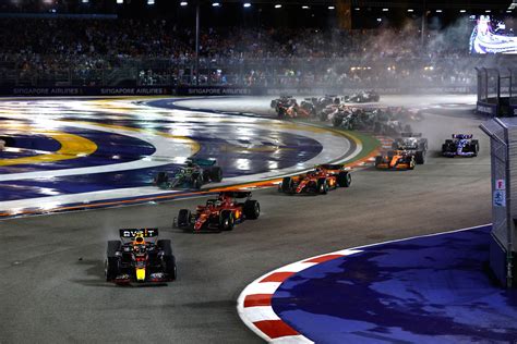 grandstands added  strong sales  formula  singapore airlines singapore grand prix