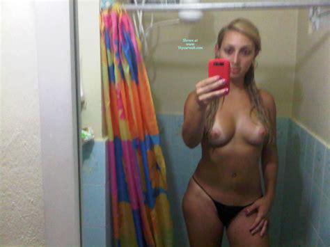 nude ex girlfriend shower august 2010 voyeur web