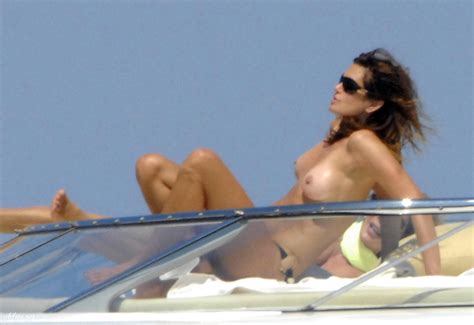 american model cindy crawford topless in a yatch