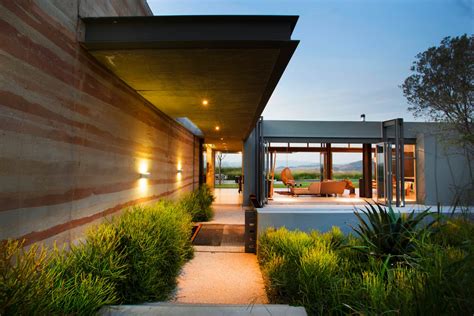 modern residential architecture inspiration view  entryway studio mm architect