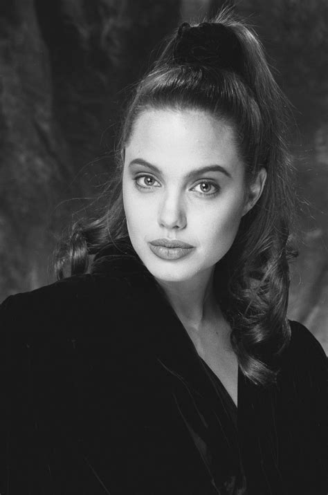 Angelina Jolie By Robert Kim 1991 Foto History — Livejournal Angelina