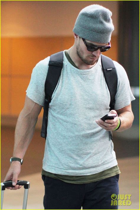 stephen amell back in vancouver after comic con photo