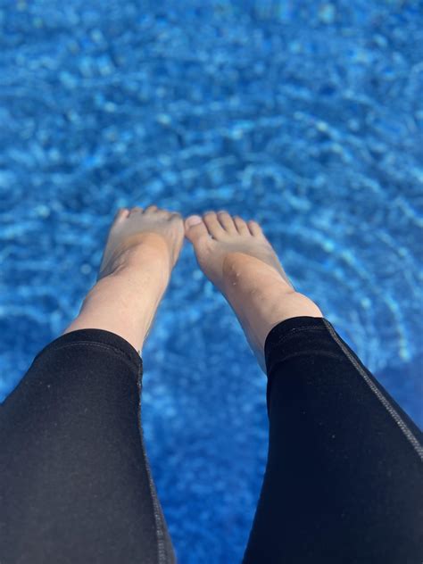 Wet Feet 😘 R Footfetishexperiences