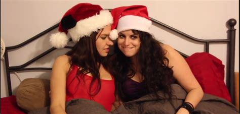 10 Ways Lesbians Do Christmas Kitschmix
