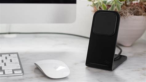peak design wireless charging stand aligns   phone perfectly  magnets gadget flow