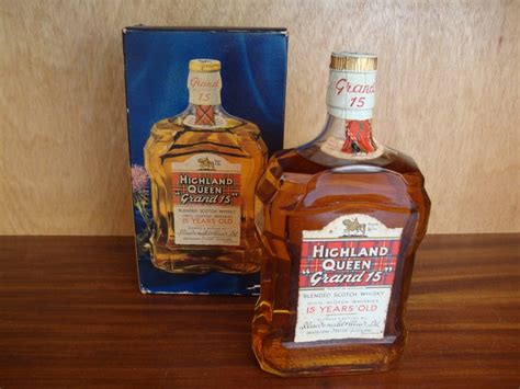 highland queen grand  years  boxed  scotch whisky