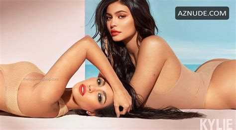 Kourtney Kardashian And Kylie Jenner Sexy For Kylie