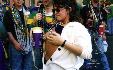 Mardi Gras 4 March 2002 Voyeur Web