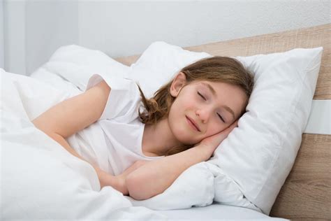 health benefits  sleeping   pillow   knees sleep hearty