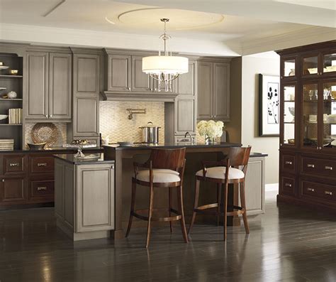 traditional kitchen  cherry cabinets masterbrand