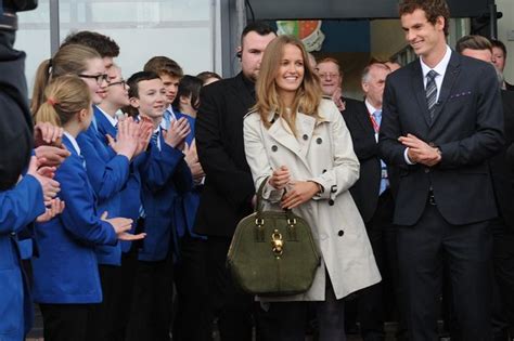 video wimbledon champ andy murray returns home and