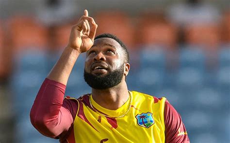 twitter reactions kieron pollard  dwayne bravo guide west indies