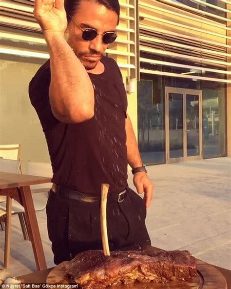 Leonardo Dicaprio Gets Meal Seasoned By Salt Bae In Dubai Daily Mail