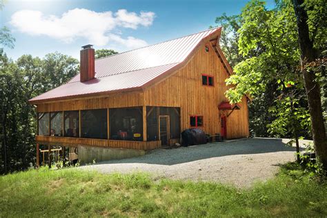 rustic style barn home  ft porch