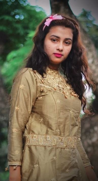 Beautiful Bangladeshi Girl Showing On Videocall Clear