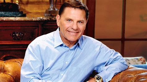 kenneth copeland prays   club interactive audience cbncom