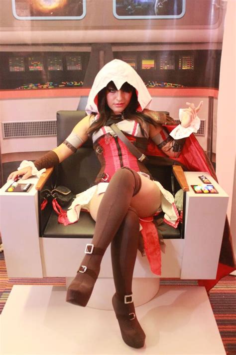 female assassin s creed cosplay by megamihinata on deviantart