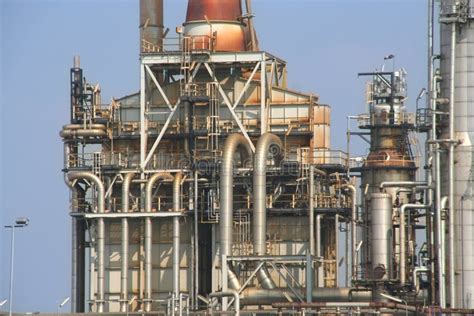 de raffinaderij van de olie stock afbeelding afbeelding bestaande uit industrieel