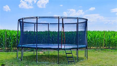 outdoor trampolines  enclosure aug  reviews guide